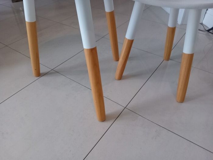 Set of 2 side tables
