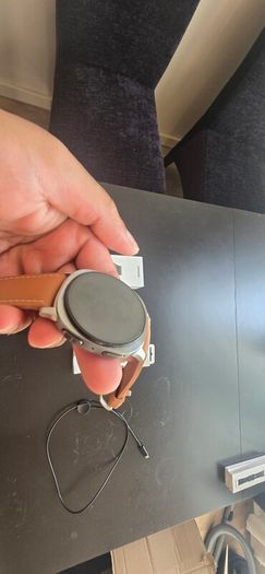 Galaxy watch 8 + Hybrid Leather Band