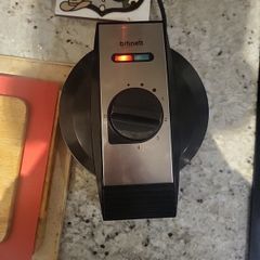Crepe maker