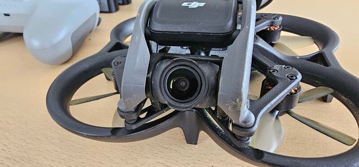 2x DJI Avata + DJI Goggles v2 + FPV controller + extras