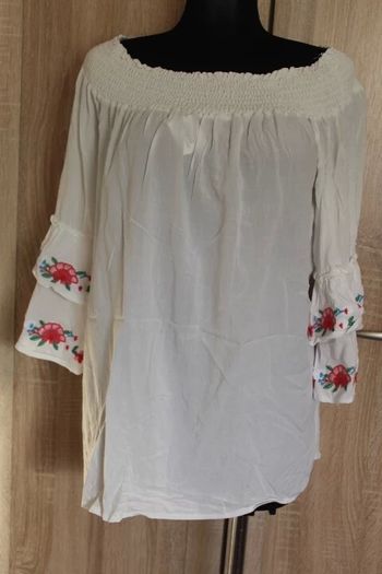 John & Tina off shoulders embroidered blouse size UK18 EU46 Postage included