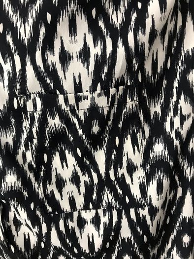 Mystify black & white print top size 16