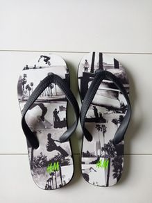 Boys flip flops
