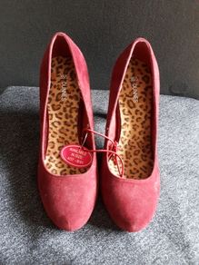 SALE E5 Suede Shoes  Size 5