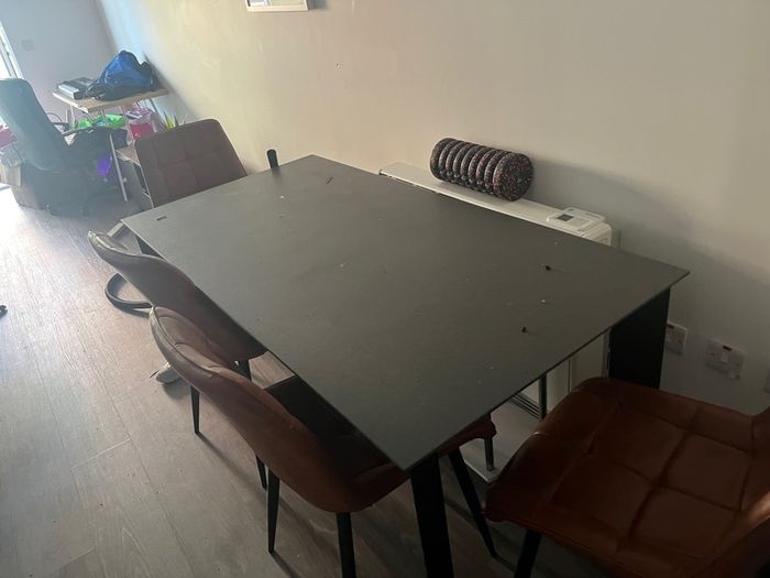 table and 4 chairs