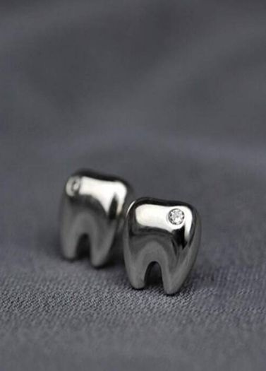 New Rhinestone Decor Structured Stud Earrings