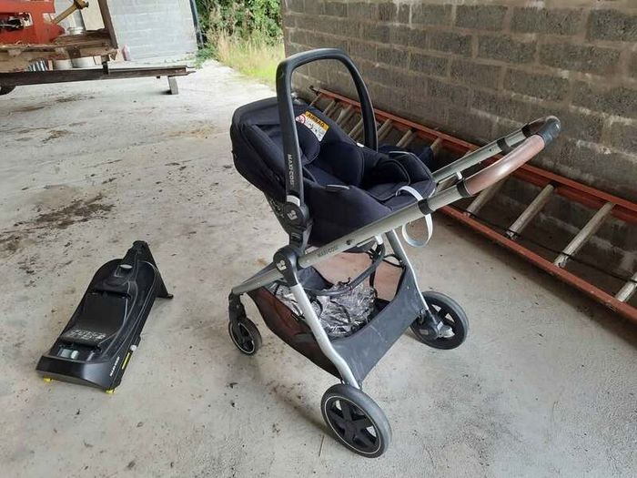 Maxi Cosi Zella2 Pram & Carseat Set
