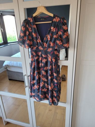 Ladies Rise Dress