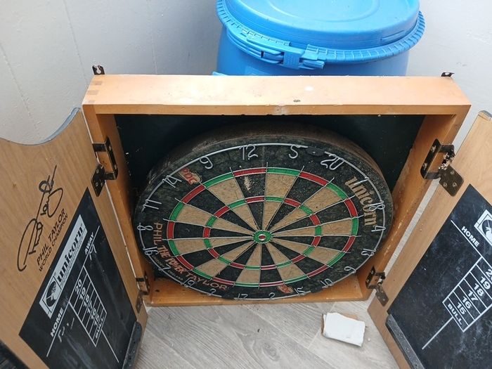 dart board