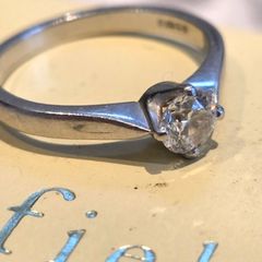 Platinum 4 Claw Diamond Ring