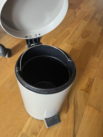 small pedal bin