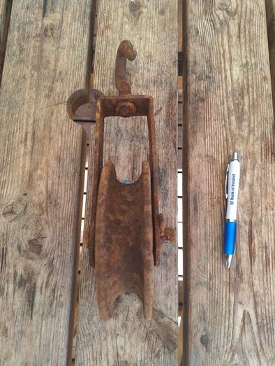 Antique / Vintage Iron Pully Antique