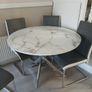table and chairs like new Image 2