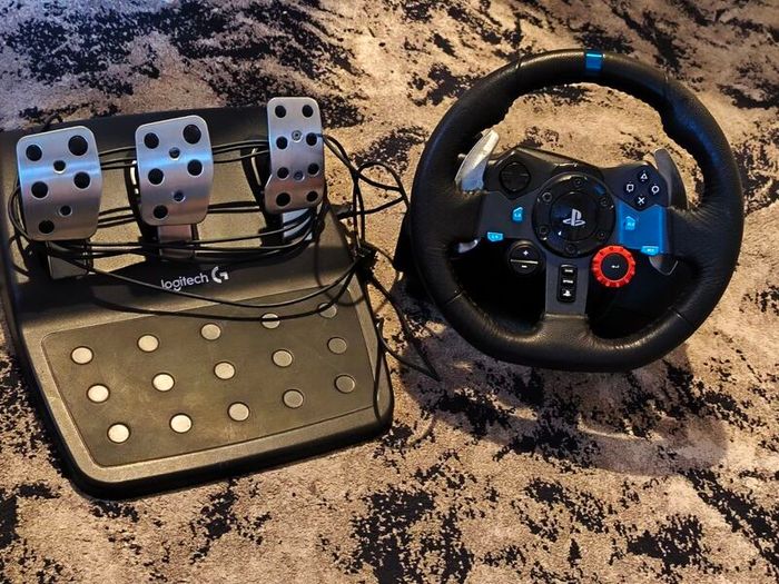 Logitech G29 Driving Force Racing Wheel & Pedals Set untested