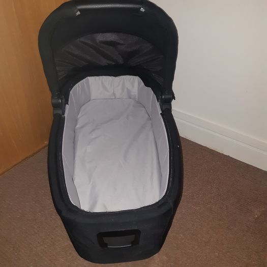 carrycot mamas&papas