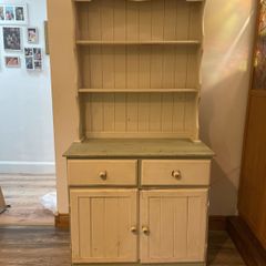Kitchen dresser