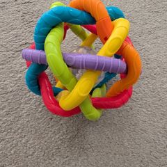 Spin rattle toy