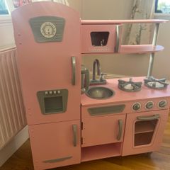 Kidkraft wooden kitchen pink - Like new