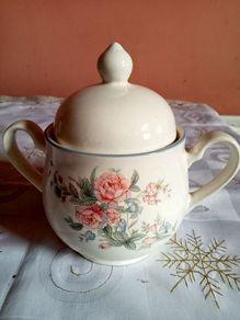 Arklow  Pottery Keltcraft Noritake "Claremont" lidded sugar bowl