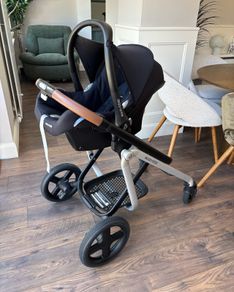 Maxi-Cosi Lila Travel System & CabrioFix Car Seat