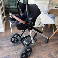Maxi-Cosi Lila Travel System & CabrioFix Car Seat