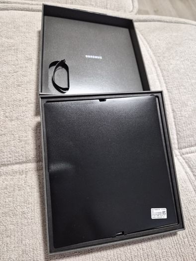 Samsung Galaxy Fold 7 512GB - Like New, 1 year old - 12 mth Samsung Waranty - Blue color