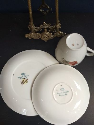 Fabulous Set of Six Mid Century Modern Alfred Meakin Teaset Trios "Gay Fantasy" Pattern from the 1950's
