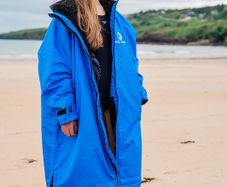 Dry robe wild waves
