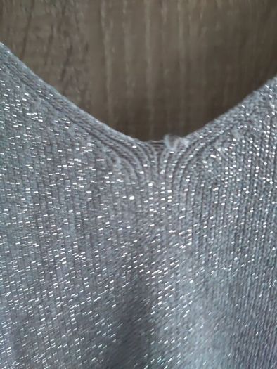 Silver knitted top size fits Xs s
