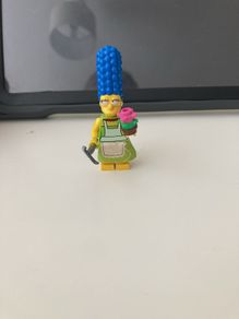 lego marge Simpson from Lego 71006