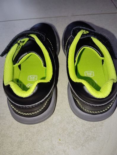 New.Clarks boys shoes.size 11F/Eur29