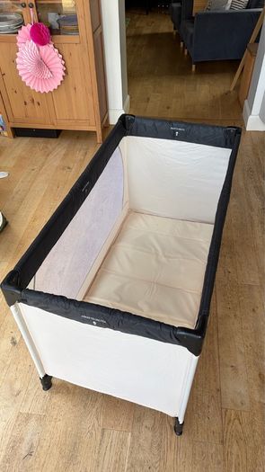 Travel cot, Hauck