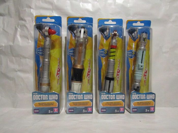Doctor Who Lot Of Four Rare Sonic Screwdrivers 3rd 8th 9th And 11th Doctor Who Sonic Screwdriver Character Options Toys