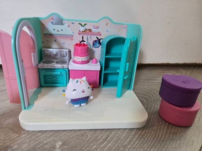 Gabby's dollhouse Cakey's Kitchen