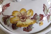 Lovely Lided Small Bowl