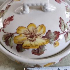 Lovely Lided Small Bowl
