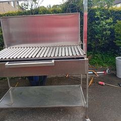large catering barbeque Ideal for the summer can cook a lot of food at the same time
