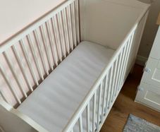 Baby cot/crib