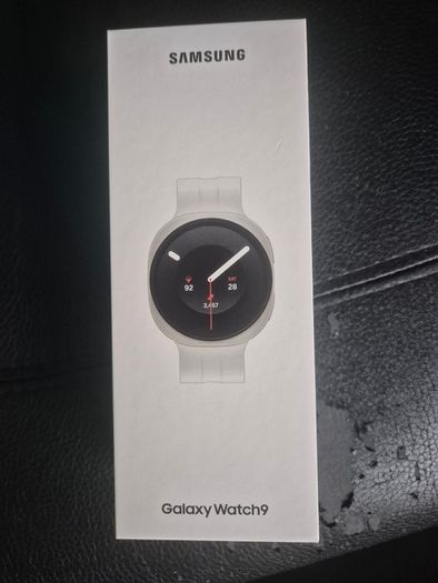 Galaxy Watch 9 Brand New - 40mm - Bluetooth - Cream
