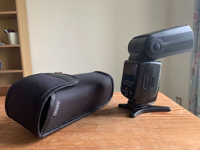 New Triopo TR-986N Flash for Nikon or Canon