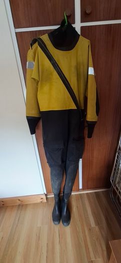 dry suit & accessories