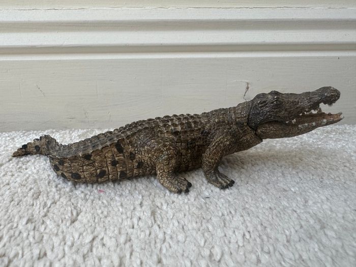 Schleich Alligator Crocodile Moveable Jaw D-73527 Used Please see photos