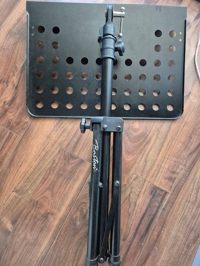 Music stand
