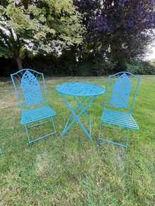 Teal metal garden set (new)