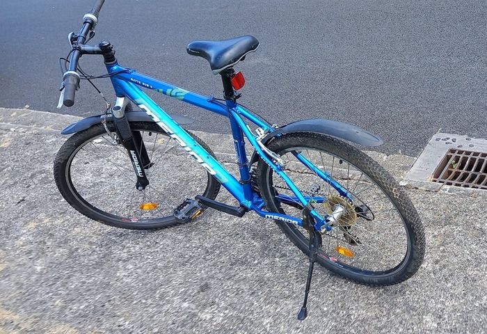 Hard-tail Mountain Bike