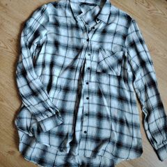 White Black/ Shirt  Size 14