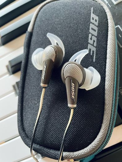 Bose QC20 earphone
