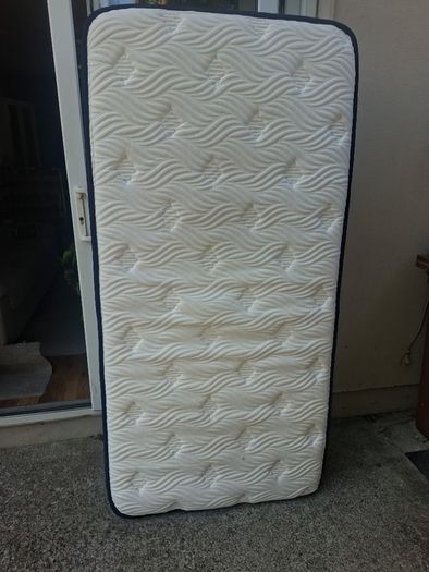 Single bed with mattress
