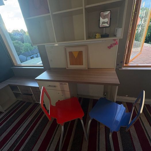 Fitted teenager bedroom furniture