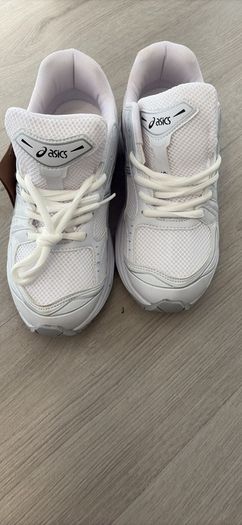 Asics Gel  runners white